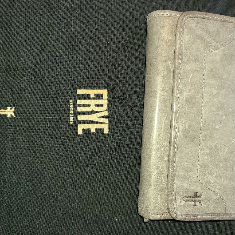 Frye wallet